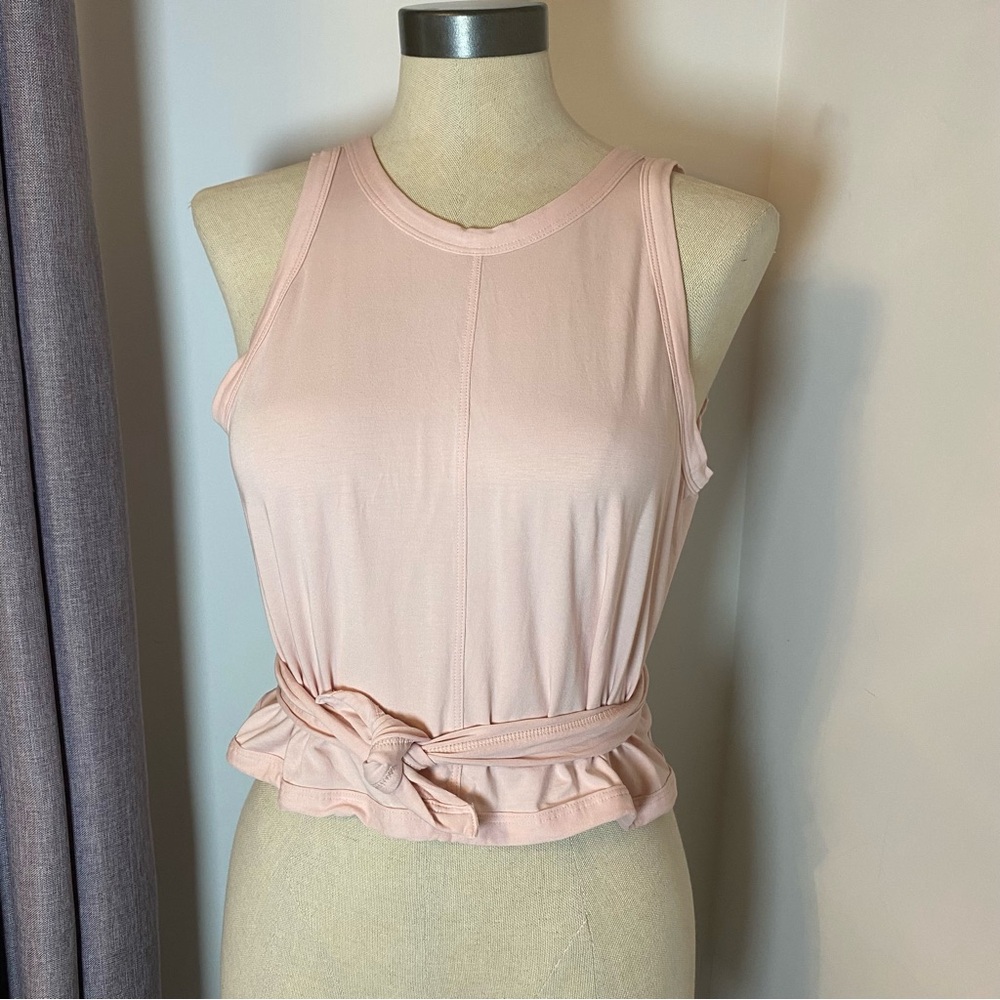 ❌SOLD❌ LULULEMON It’s a tie tank